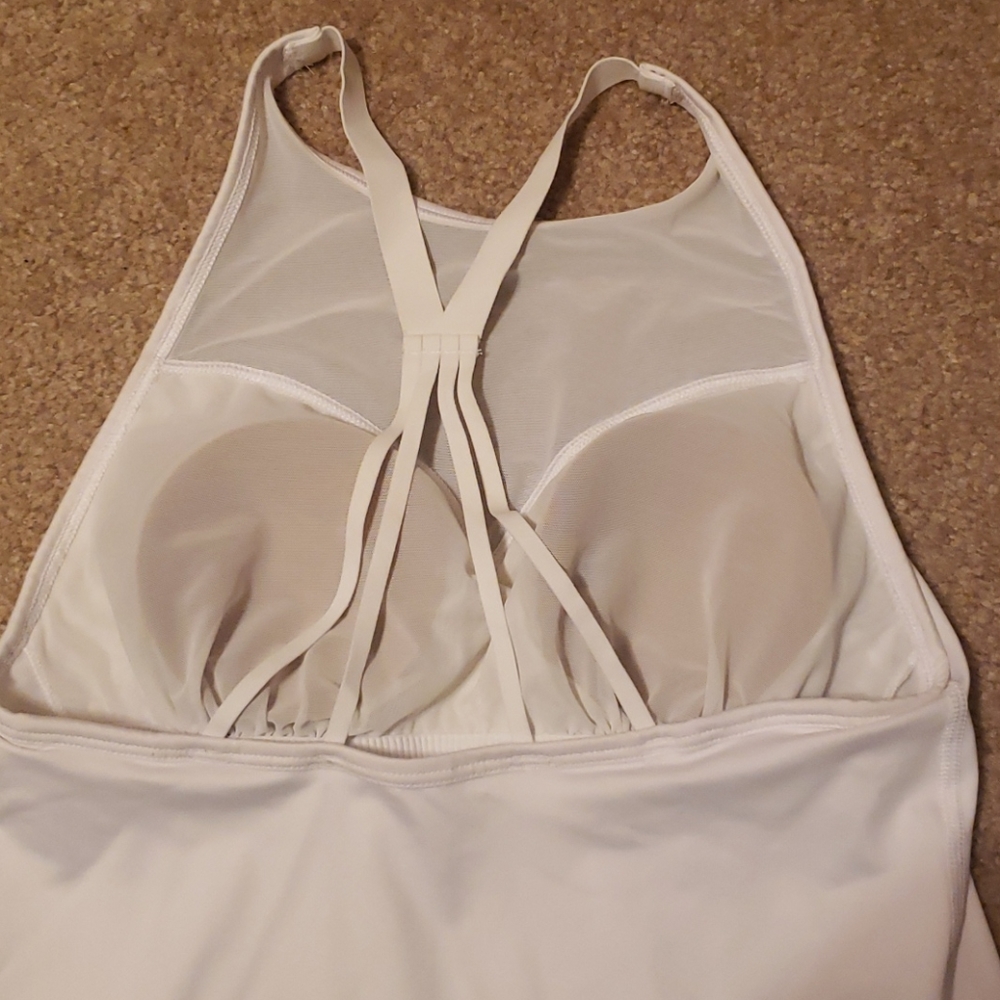 Victoria Secret Women's Sport White Tank - Picture 6 of 10